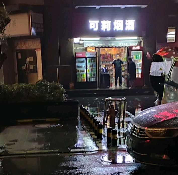 原神：当你玩过原神再看这些店铺名，“可莉烟酒”我实在没忍住