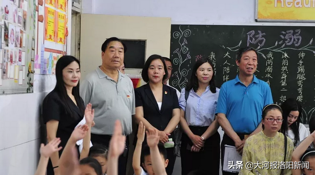 营造书香校园 润泽金色童年——孟津县“营造书香校园”展示交流活动在双语学校隆重举行