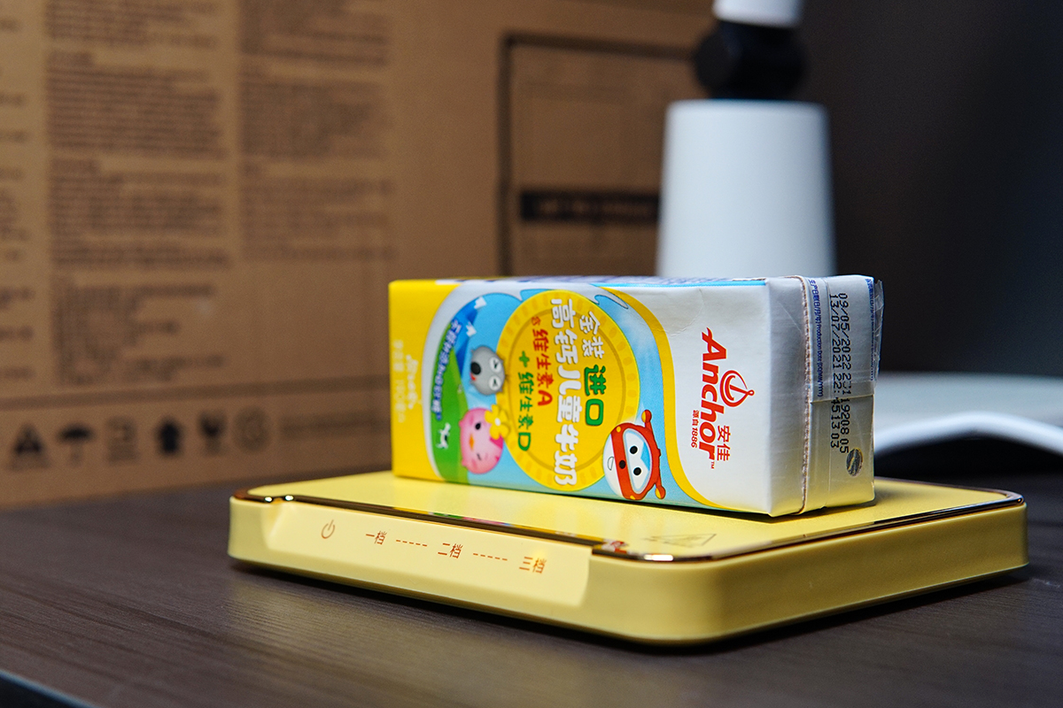 恰到好处的55℃，大宇恒温杯垫助我轻松做暖男