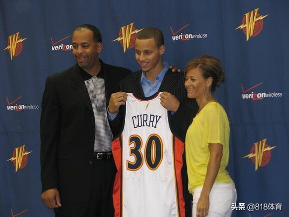 nba球星哪些是单亲家庭(小学生变单亲!库里父母突然离婚,结婚33年超恩爱,造就3位NBA球星)