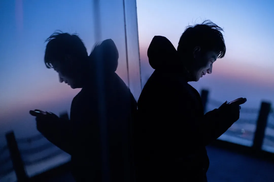 6对好友相继离婚,他拍下最生猛国产片:没有一对夫妻能平静看完