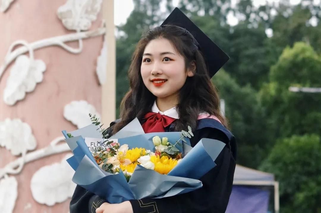 又美又飒！中南大学再现女神学霸，包揽年级第一，奖学金拿到手软