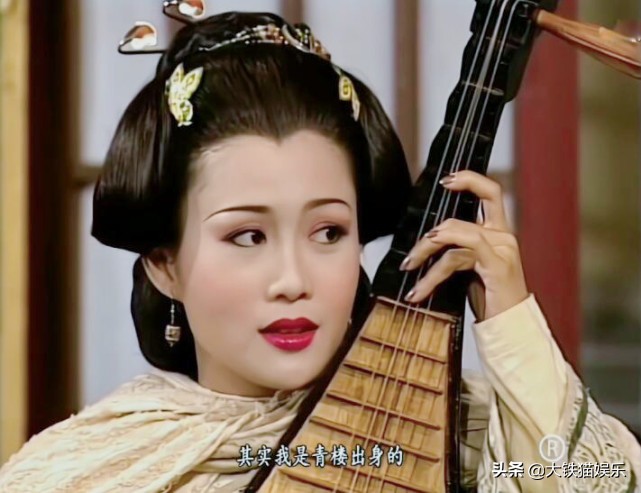 鹿鼎记名场面，7版阿珂出场，有人嗅花有人火拼，黄晓明版洗澡？