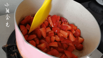 在家做原味和草莓味的哈根达斯，配方比例都告诉你，一次吃过瘾