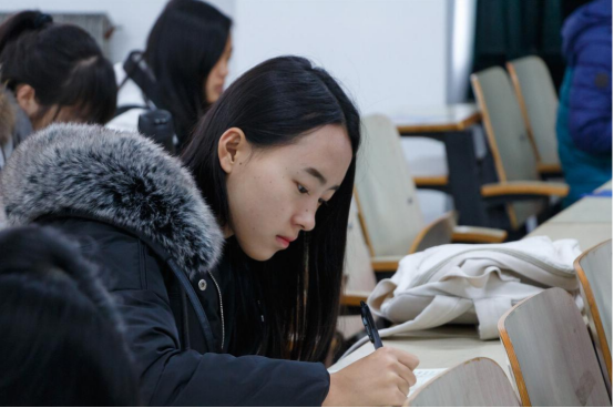 三本大学到底值得念吗？北大教授直言“误人子弟”，家长表示认同