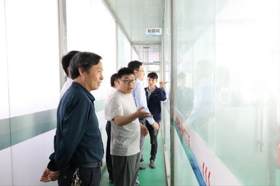 河南工程學(xué)院與沁潤澤環(huán)保簽署校企合作協(xié)議并授牌(圖6)