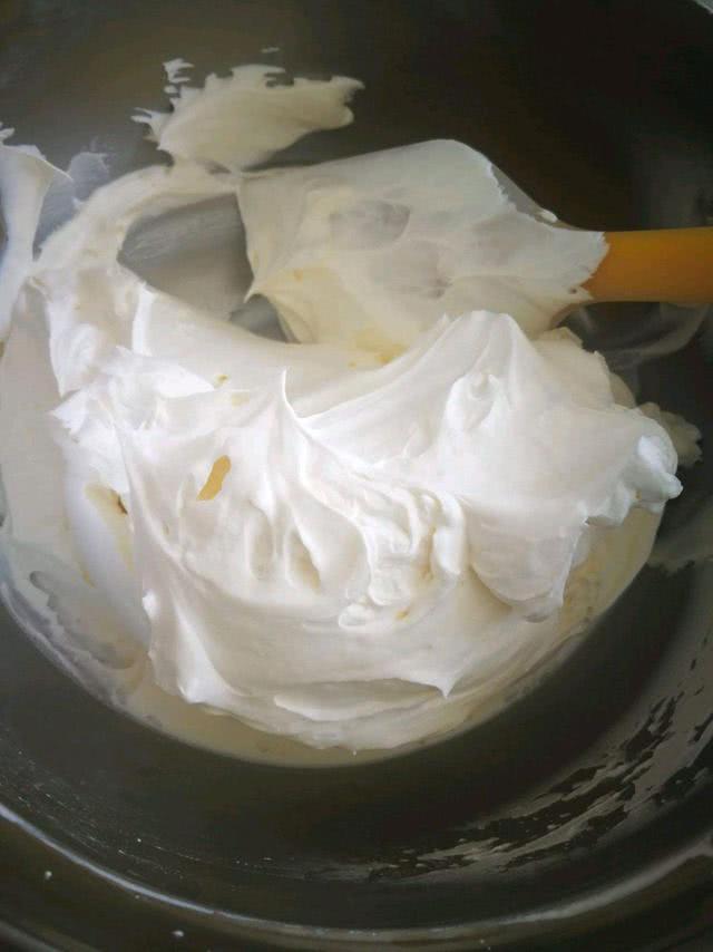 怎么制作奶油（教你五步用牛奶打成丝滑奶油）