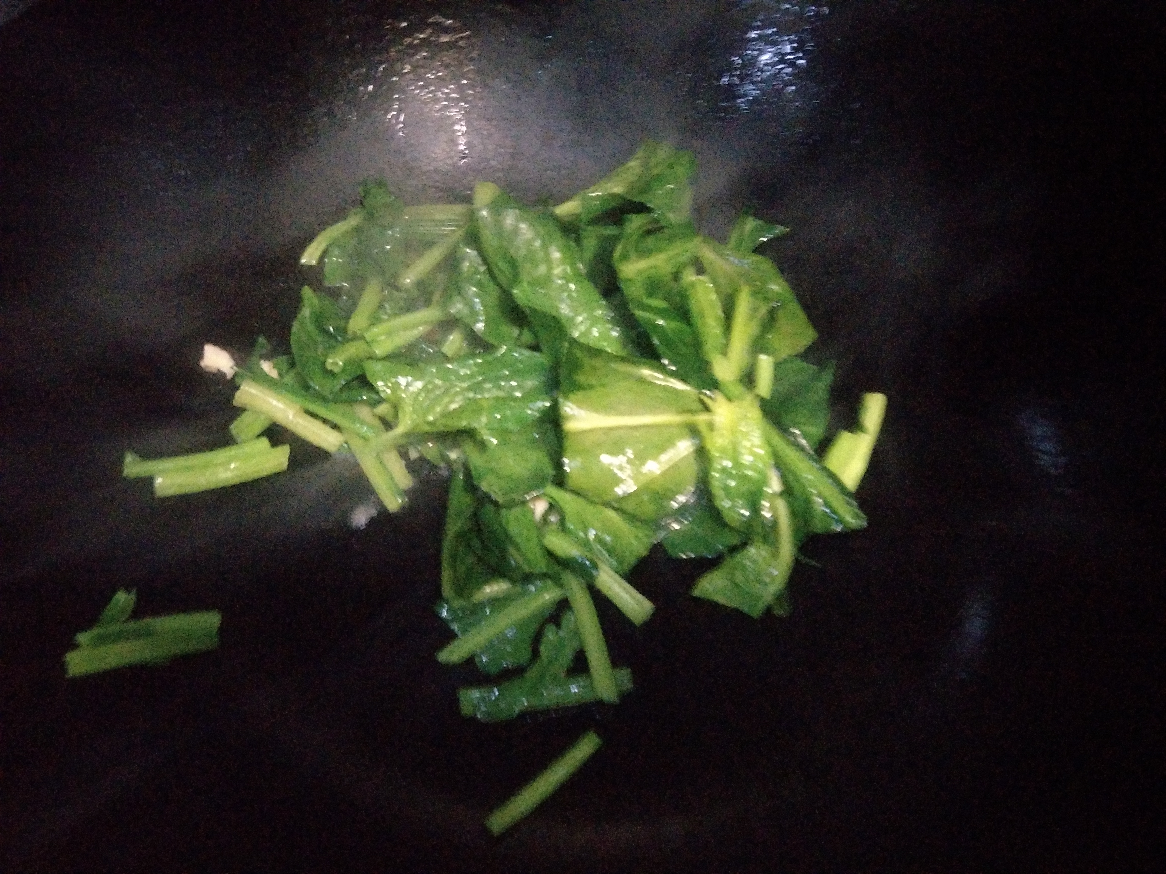 天冷了，教你做道菠菜汤，浓稠好喝，菠菜翠绿清香，孩子都爱喝