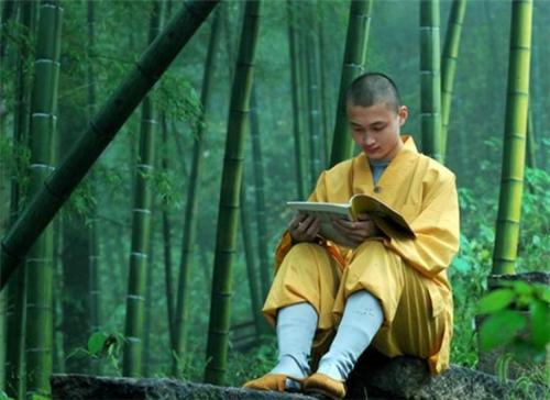 早诵晚唱，吃斋茹素，谈谈佛教中国化之后僧侣的日常生活。