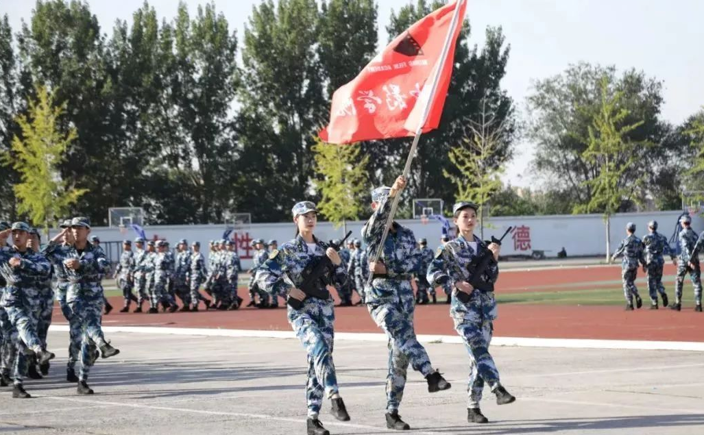 本是为了磨炼学生意志的军训，如今却“变了味”，军训的意义何在