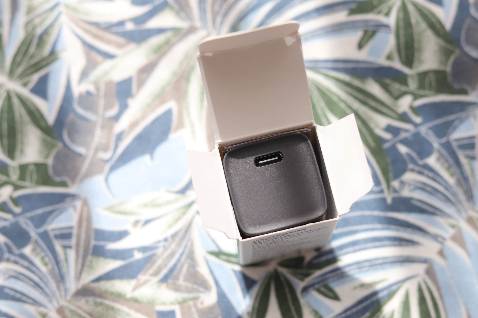 RAVPOWER 20W充电头使用体验：小个头大能量或许是最小的PD充电器