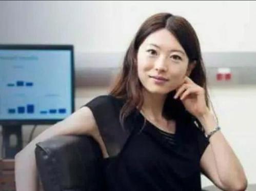 何碧玉高考750分（中国）