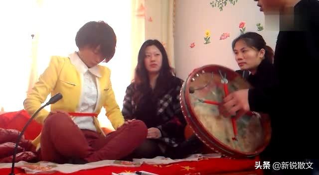 这都什么年代了，还有人信“立堂口”？虎了吧唧外甥女香火还挺旺