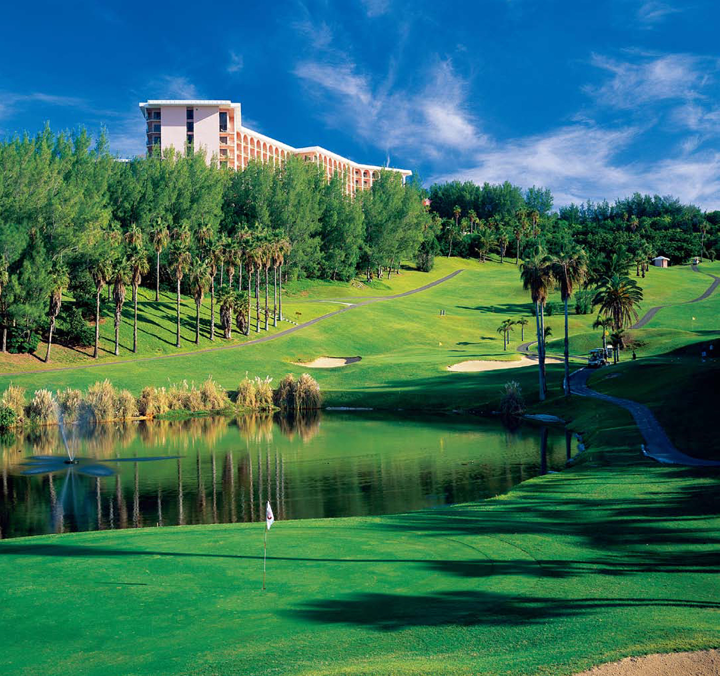 百慕大打高尔夫，和平时不一样，游客：到那里真需要胆量