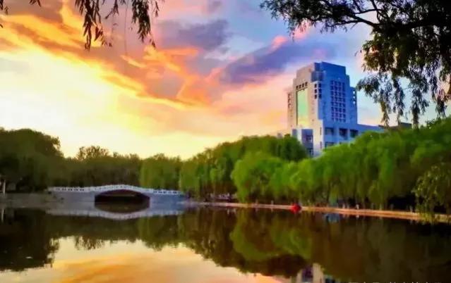 2021双非大学排行榜出炉，湘潭大学爆冷，入选“双一流”不容乐观