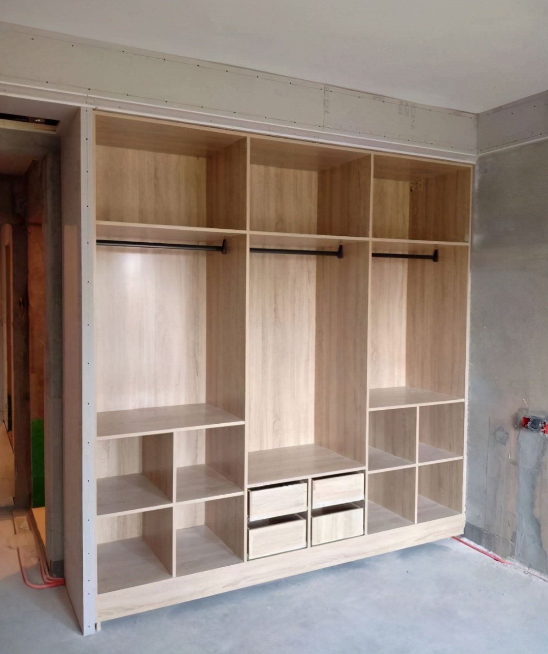 油漆工建议先刷墙？木工建议先做柜子？都有道理，但听谁的好呢？