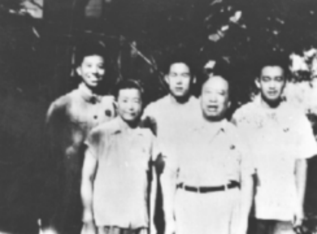 1950年，一28岁青年找到北京铁道部，说：我是滕代远司令员的儿子