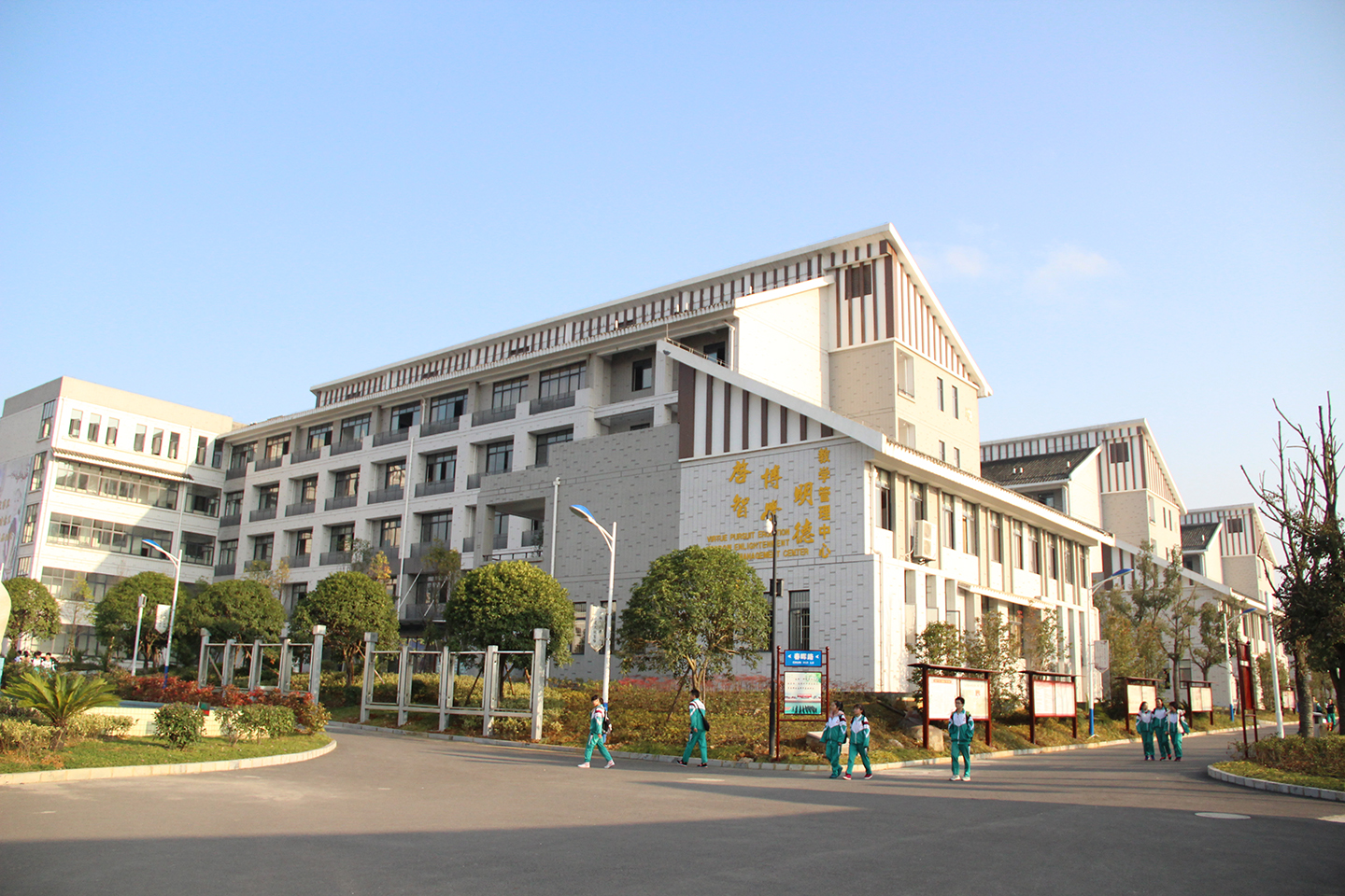 王牌对王牌：遵义市南白中学与遵义四中，哪所才是遵义最好的高中