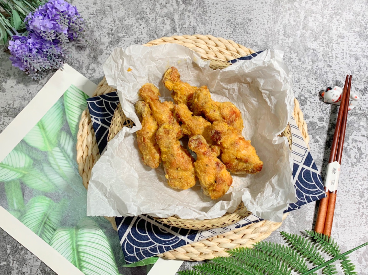 给啥都不换的蛋黄焗鸡翅，看着就流口水，太过瘾了