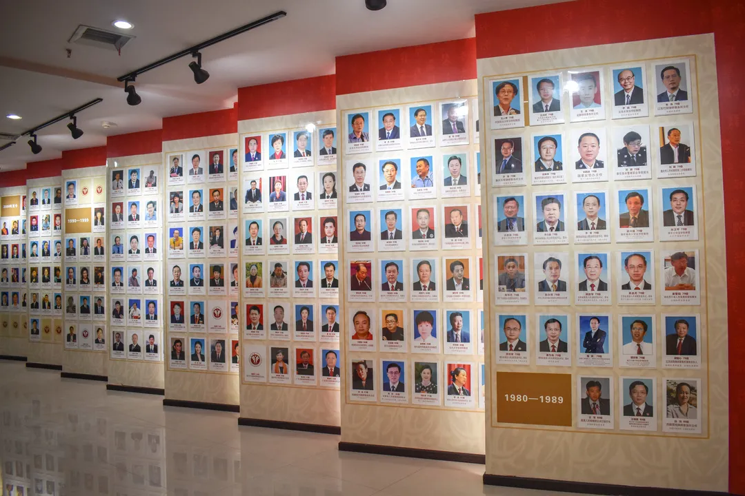 刘伯承是校长，创下多个全国首次！重庆这所名校多次赴联合国等地为国发声！