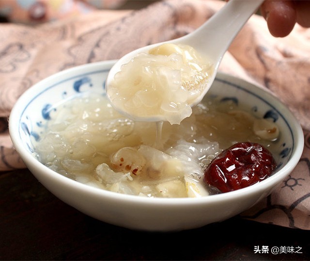 银耳糖水的做法大全（揭秘银耳糖水浓稠香甜的秘诀）