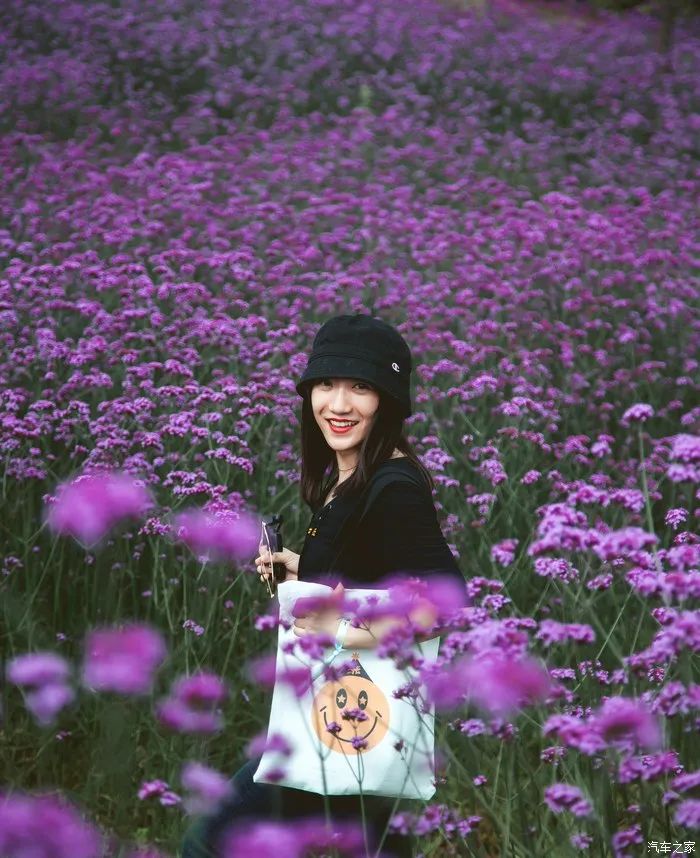 趣玩少女享自然，驾发现神行去露营