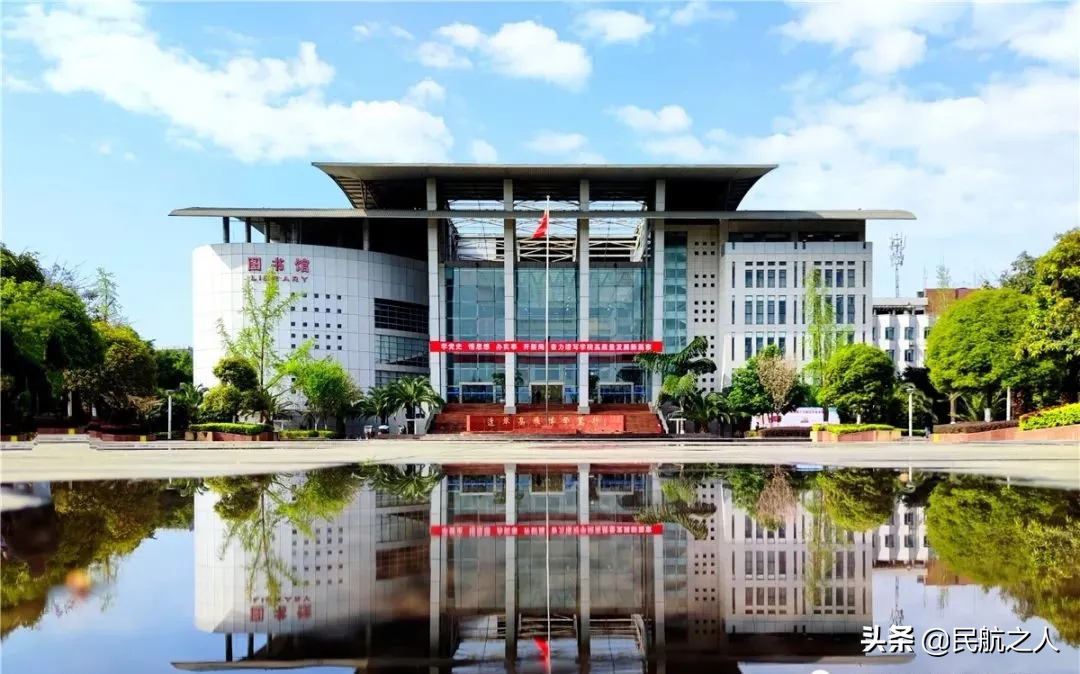 中国民航飞行学院：这里不只有靓女帅哥，更有王牌专业