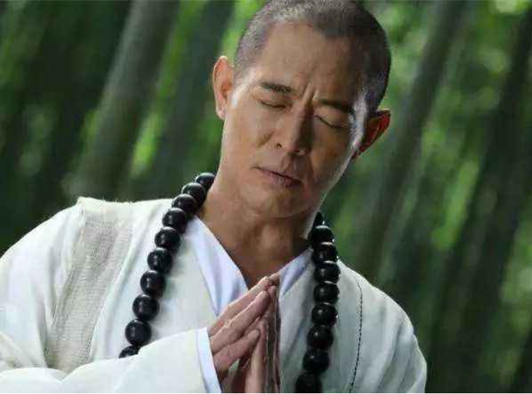 李连杰脖中挂九眼天珠，价值上亿全球仅两颗，马未都：用钱买不到