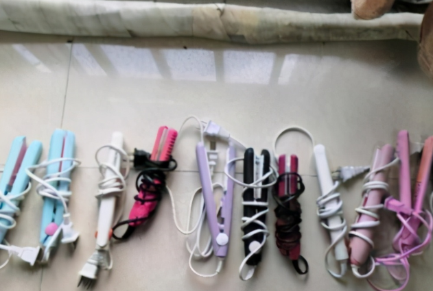 大学宿舍“违禁品”合集，女生寝室品类齐全，男生寝室在意料之内