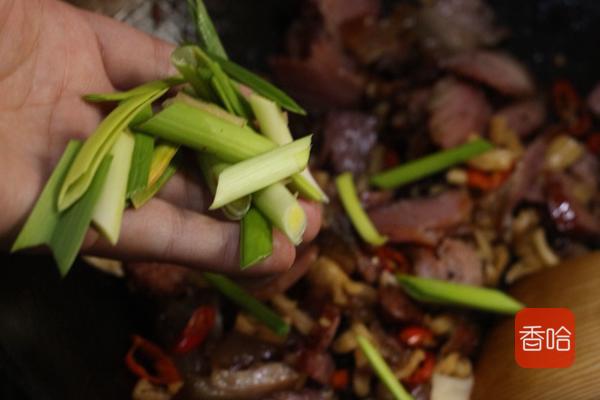 腌腊肉最“忌讳”直接放盐！难怪肉味酸又容易坏，白白毁了一块肉