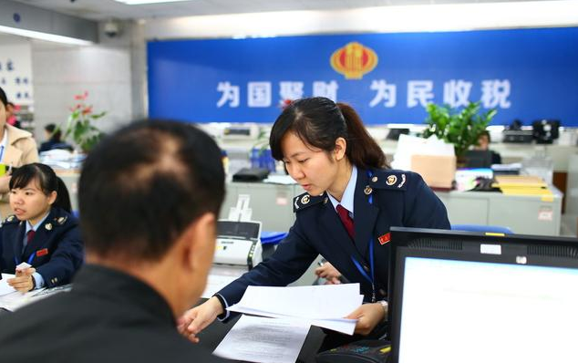 公务员“吃香”岗位排行，公检法登上榜首，薪资高福利待遇好