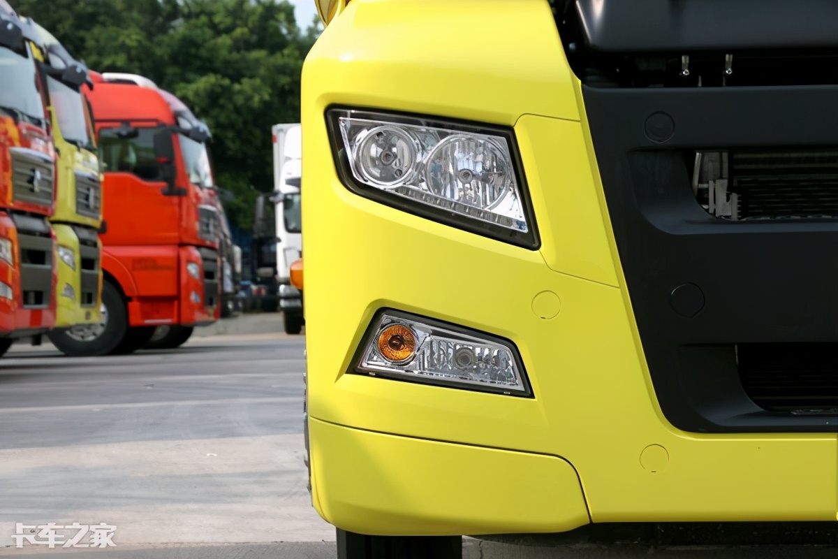 杉德卡汽车牵引车图片(全身) - 四帝国车市