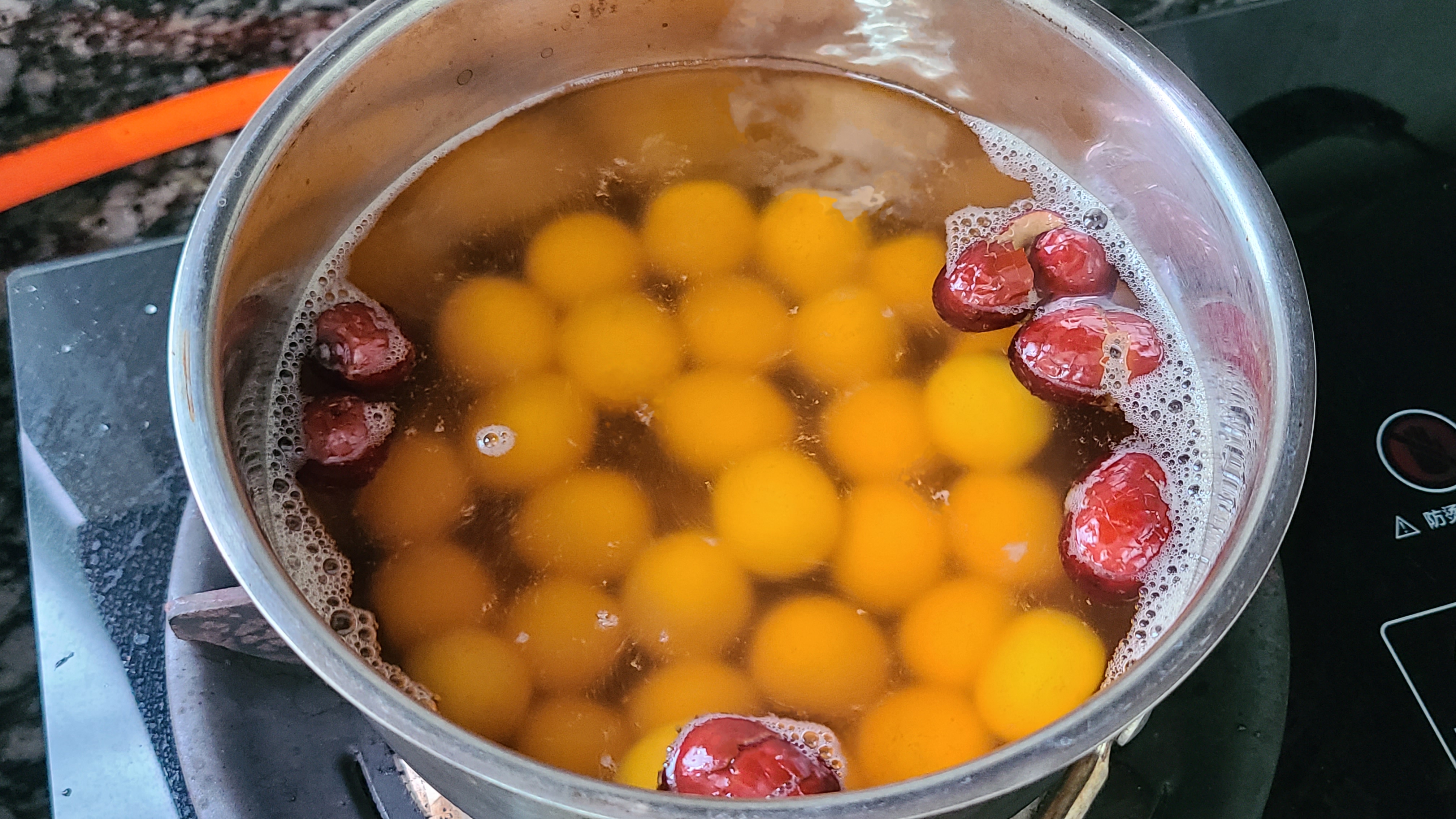 天气凉了，教你一道广东的滋补糖水，Q弹好吃味道很棒