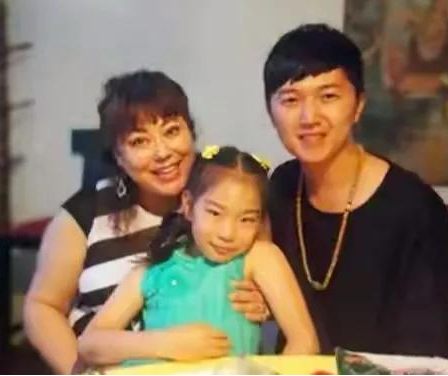 “庄嫂”李菁菁的堕落史，远比你想象的还要恶劣