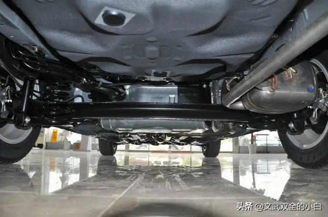 购车时，可以让4S店送这3件赠品，不仅实用还能解决后顾之忧