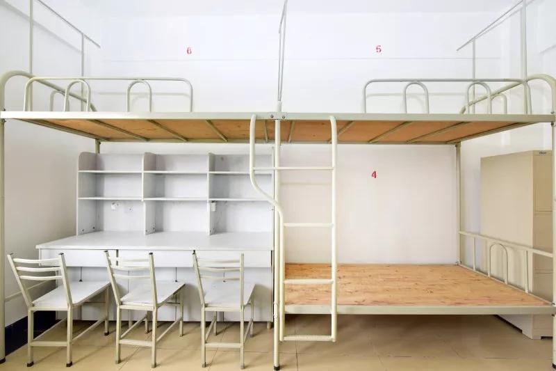 西安外国语大学，是由什么做成的？