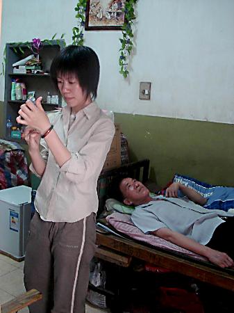 黄来女：763分考上武大，背着瘫痪父亲上学，后来怎样了？