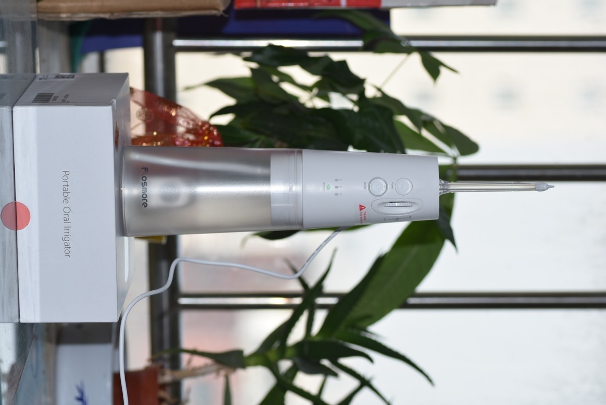 flosmore手持冲牙器：清洁口腔，呵护牙齿健康