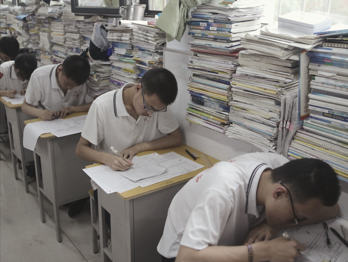 “高二时就预感上清华”，海南学霸900分上清华，就读专业获称赞