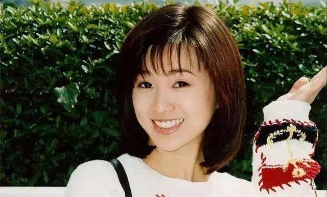 酒井法子：从人见人爱到国际乞丐，她是如何步步走向堕落的？