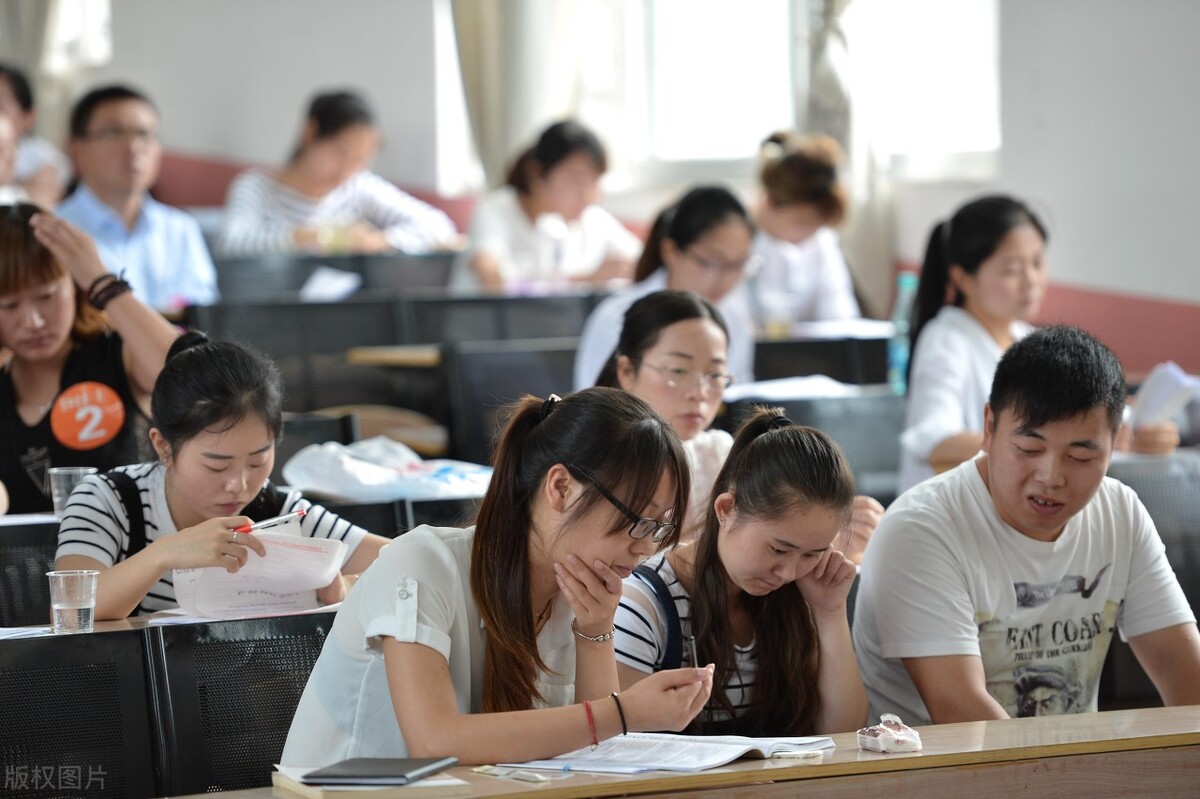 只能考300分的高中生注意了，高职单招可以重点考虑，优势有四点