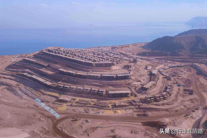 埃及开罗：产能低、人口多、小偷泛滥，军方出资4000亿迁都