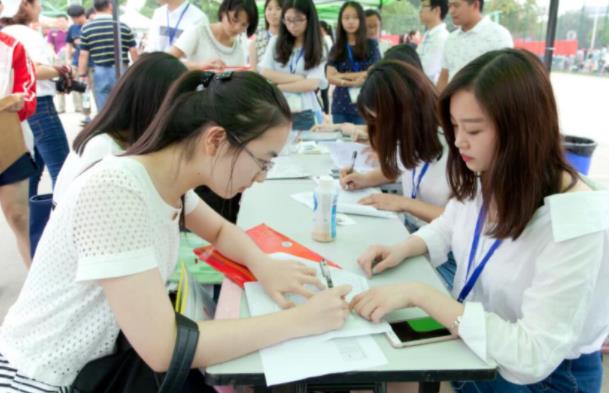 985高校被划分为5档，南京大学位于第二档，第三、四档有争议