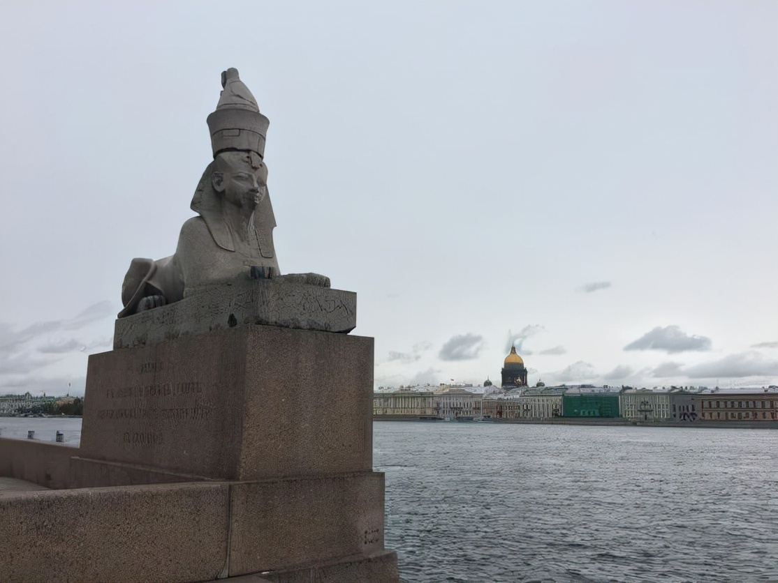 藏在圣彼得堡城市里的“狮子”们
