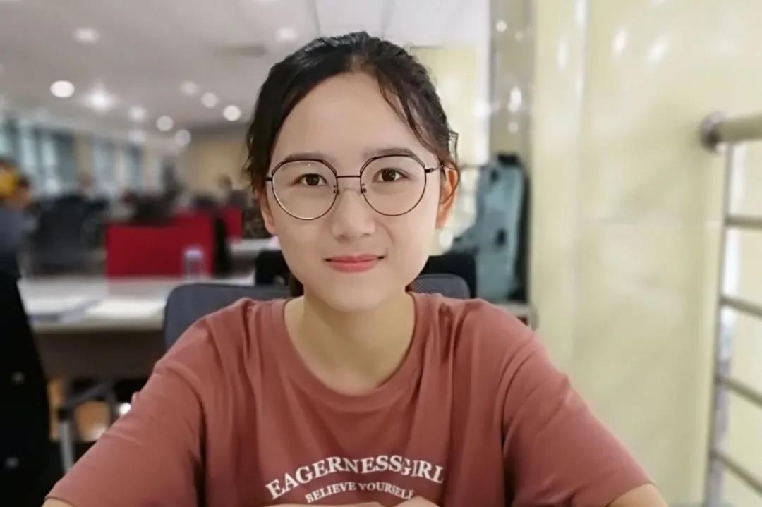 湖北化学女学霸：获多项奖学金，专业第一保研中科大，关键长相超甜美！