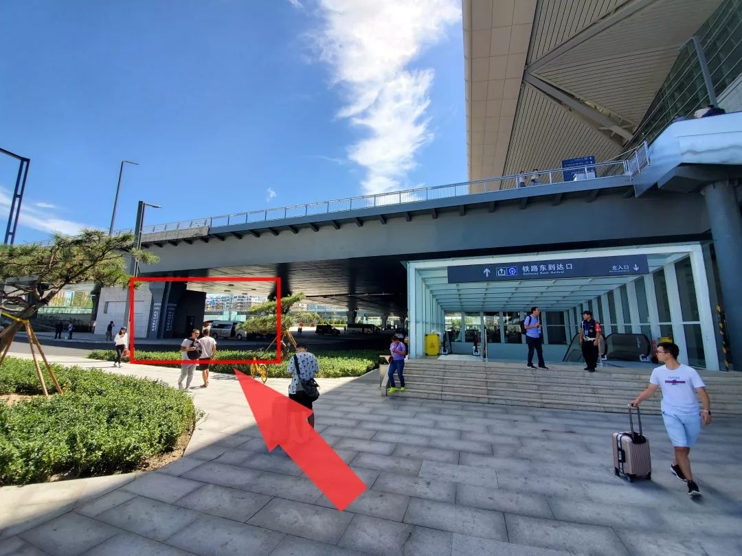太原南站开通机场巴士15分钟直达武宿机场！东广场社会停车场延长免费时间一个月至9月25日24:00止