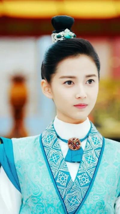 别以为贴个胡子就是女扮男装，这6位女星的男装太帅，真不糊弄人