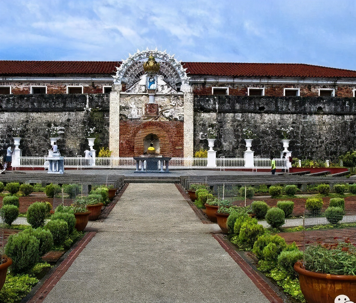 世界巨贪费迪南德·马科斯，家藏数吨黄金29架飞机，拖垮一国经济