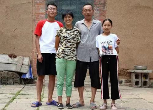 寒门出贵子，放学帮父母下地喂猪，他凭什么能高考710分进清华？