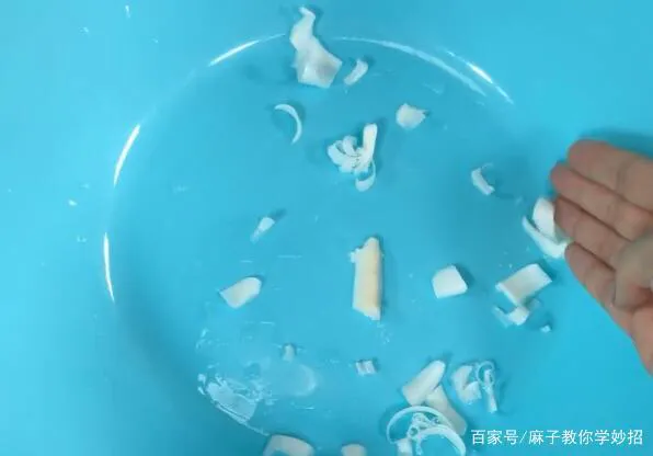 浅色衣服被深色衣服染上颜色怎么办？